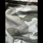Aerie  Camo Leggings size Medium Photo 4