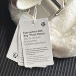 Lululemon  Everywhere Belt Bag *Plush Fleece Bone/Silver Photo 7