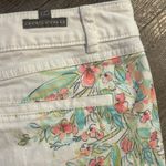LC Lauren Conrad ‎ Women's Floral Accent White 4-Pocket  Shorts, Sz. 14 Photo 3