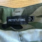 Pretty Little Thing  - Khaki Camo Print Baggy Low Rise 90’s Cargo Pants in Green Photo 5