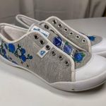 Fergalicious  Peace Love Skull Slip-On Sneakers Women 7.5 Gray Blue Roses Tattoo Photo 3