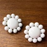 Vintage Womens Beaded Flower Clip On Fashion Earrings White from Japan Photo 4