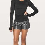 Lululemon Women’s Run Times Short II 4" in Luminosity Foil Print Black Silver 6 Photo 0