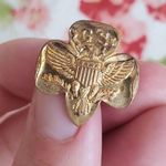 Girl Scouts Trefoil Pin Bald Eagle Shield 1980s Gold Tone Vintage Membe… Photo 2