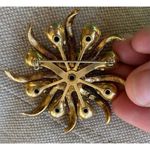 Unsigned Crimson red rhinestone starburst glimmer and shine brooch Red Photo 4