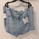 Good American  Bombshell Shorts in Indigo Photo 4