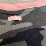 Kensie Green & Black Camo Print with Pink Trim Crew Neck Sweater Medium Photo 6