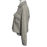 Vuori  NWT Sycamore Sherpa Shirt Jacket Women’s XS Dark Salt Snap Front Cropped Photo 3