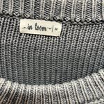 In Loom  medium sweater Photo 3