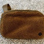 Lululemon  Everywhere Belt Bag Fleece, NWT Photo 0
