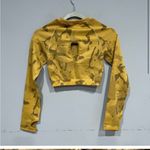 Gymshark New  ADAPT CAMO YELLOW crop top (matching leggings in closet) Photo 2
