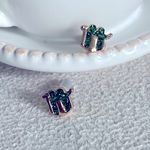 Charming Charlie Cute gold present stud earrings Photo 2