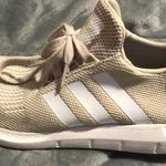 Adidas Women’s Swift Run Tan Size 10 Photo 0