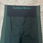 Outdoor Voices  SeamlessSmooth 7/8 Legging - Black/Evergreen size S EUC Photo 2