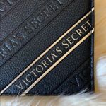 Victoria's Secret VICTORIA’S Secret Passport Credit Cards Ho… Photo 4