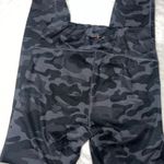 Danskin camo leggings Photo 1