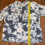 Urban Romantics  Blue and White Tie-Dye Top shirt woman’s small Photo 4