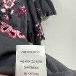 Gypsies & Moondust NWT  Gray Floral Flutter Sleeve Tee Women's Size Medium Photo 3