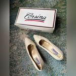 Vintage NOS Corsina embroidered fabric bone evening pumps, size 9.5M Photo 2