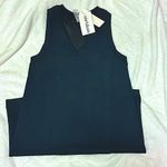 NWT Women's Ultra Soft Jersey V Photo 1