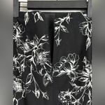 White House | Black Market  WHBM Floral Pencil Skirt 00 Professional Work Formal Photo 2