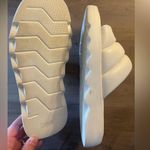 COUGAR Women’s Sz 6 Julep Sandal Slides in White Photo 6