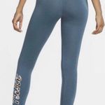 Nike Women’s Sportswear Femme Floral Logo 7/8 Teal Leggings Photo 1