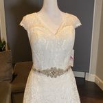 Women’s Wedding Dress V Photo 1