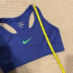 Nike XS sports bra Photo 7