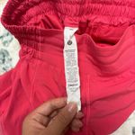 Lululemon Hotty Hot  4" Photo 4