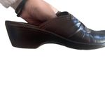 Clarks Women's Size 7 Brown Bendables Leather Slip On Clogs Photo 7