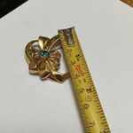 Signed Avon Gold Tone Emerald Color Rhinestone May Birthstone Heart Brooch Pin Photo 1