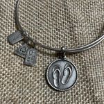 Wind & Fire “Flip Flop” Dangle Charm Bracelet Photo 1