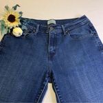 Levi's 515 Women's Med. Wash Mid Rise Cuffed Stretch Capri Denim Jeans, Size 6 # Blue Photo 4
