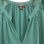 Torrid  Size 3X Crinkle Gauze Lace Bishop Sleeve Blouse V Neck Christmas Green Photo 3