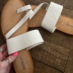 Soda Flat Sandals Photo 0