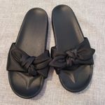 PINK - Victoria's Secret VS PINK SANDALS Photo 0