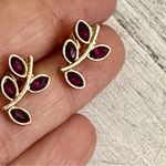 Small and dainty gold tone and purple post leaf earrings Photo 6