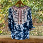 John Mark  Women's Embroidered V-Neck Tunic Top Blue Tie Dye Size L Photo 3