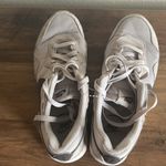 Nike  Venture Runner Women’s Size 7 Grey & Brown Photo 4