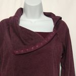 Mondetta  Turtle neck wool blend snap adjustable maroon small key hole sleeve Photo 2