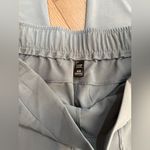 None Women’s jogger pants. Size medium Photo 3