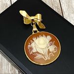 Vintage Unsigned Flower Cameo Brooch Pin Photo 0