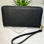 Steve Madden NWT In Box Bzippy Zip Around Black Boxed Wallet Wristlet Photo 2
