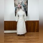Stunning Vintage 1960s Embroidered Lace Wedding Gown & Veil! White Size 10 Photo 3