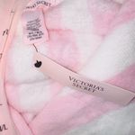 Victoria's Secret short cozy robe in pretty blossom stripes size M/L Photo 3