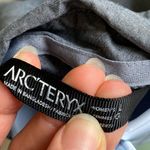 Arcteryx Arc’Teryx L grey long sleeve button down Photo 4
