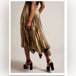 Ted Baker NWT  Nattiee Midi Skirt Size 10-12 Gold Metallic Pleated Photo 2