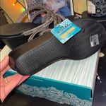 Skechers Sketchers Cali Luxe Foam Black and Silver Strappy Wedge Sandals NWT Photo 3