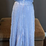 Women’s Blue V Photo 0